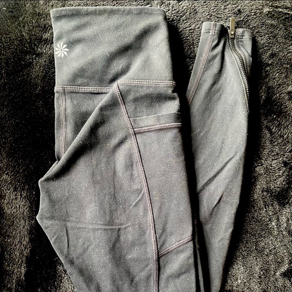 lululemon athletica Pants - Athleta leggings with pockets & zippers